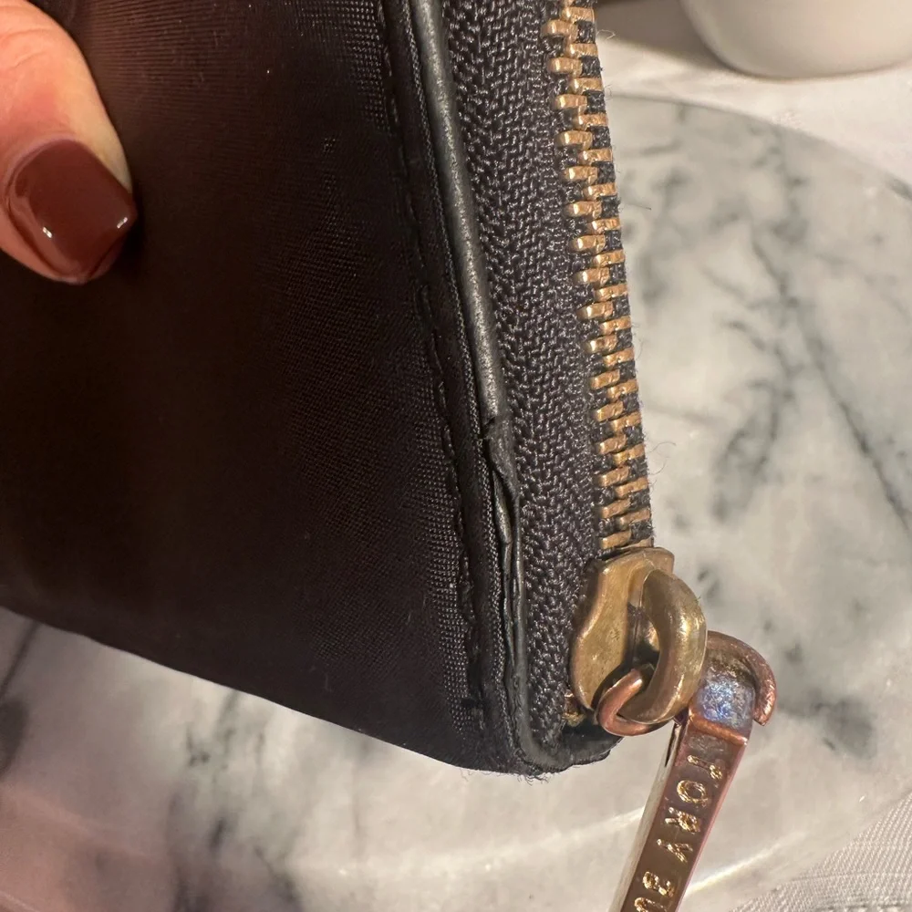 Tory Burch Black Zip around Wallet Nylon and all leather interior gold hardware - Picture 14 of 14